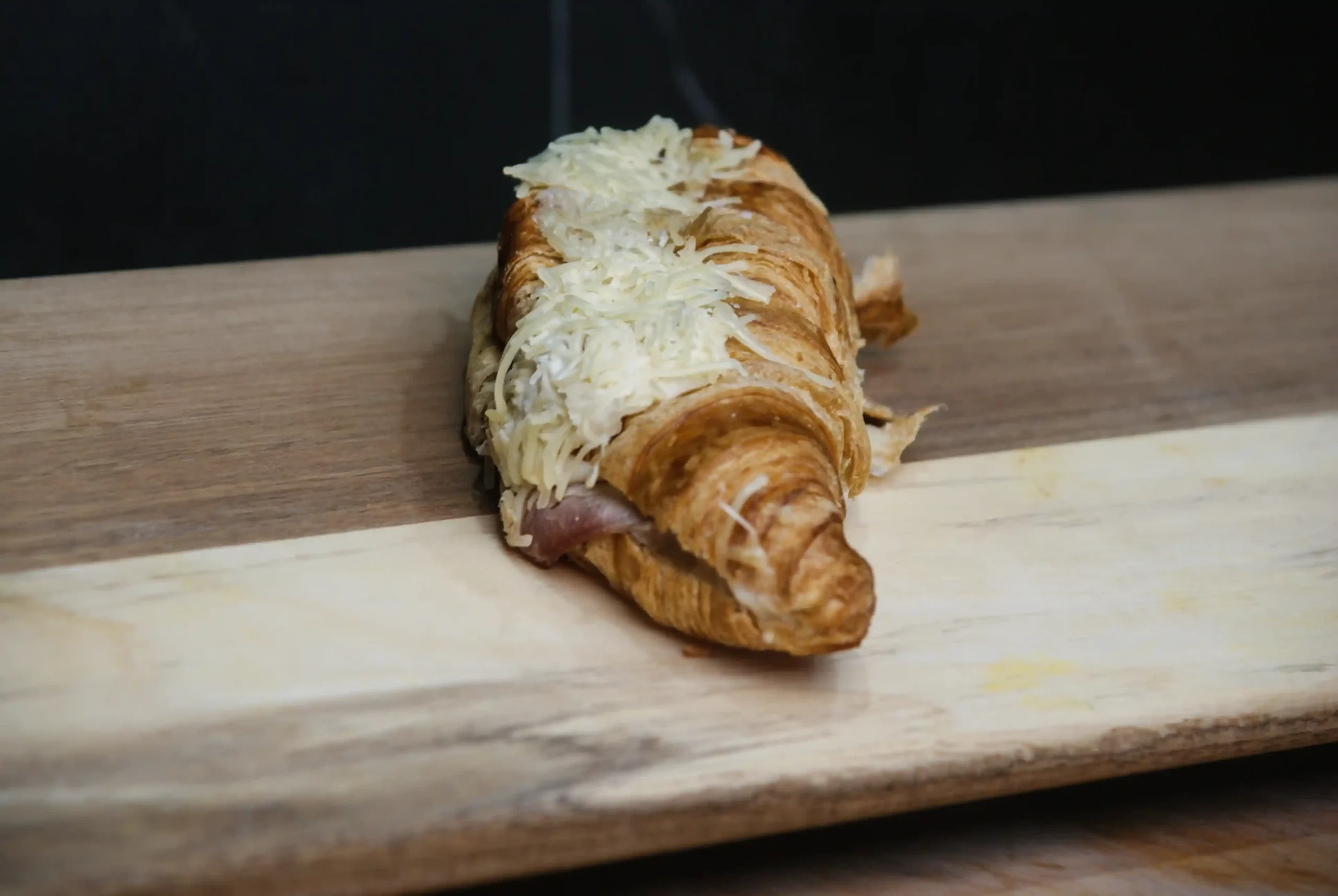 Croissant au jambon